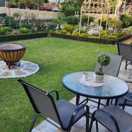 Villa Rose Cottages Bloemfontein Eksteriør billede
