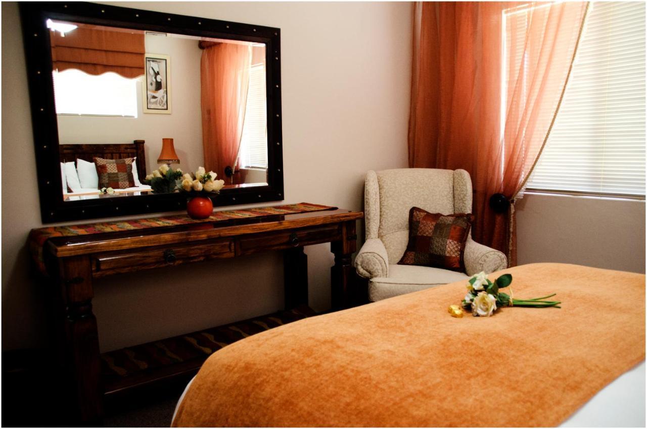 Villa Rose Cottages Bloemfontein Eksteriør billede